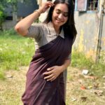 Pavithra Janani Instagram – ☺️

Sarees @rishi_boutique2023 
Blosue @abarnasundarramanclothing 

#thendralvanthuennaithodum #abhi #swipeleft⬅️