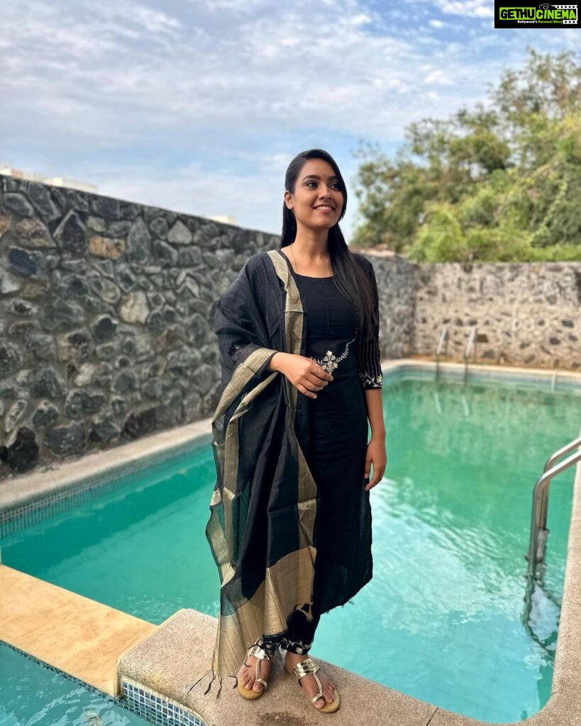 Pavithra Janani Instagram - Calm ☺ Most comfortable outfit @_label.by.dheeshi_ #thendralvanthuennaithodum #abhi #pavithrajanani💜