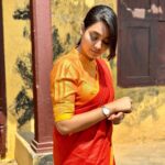 Pavithra Janani Instagram - Abinaya IAS ❤️ Sarees @chettinad_sarees Blouse @abarnasundarramanclothing #thendralvanthuennaithodum #abinaya #swipeleft⬅️