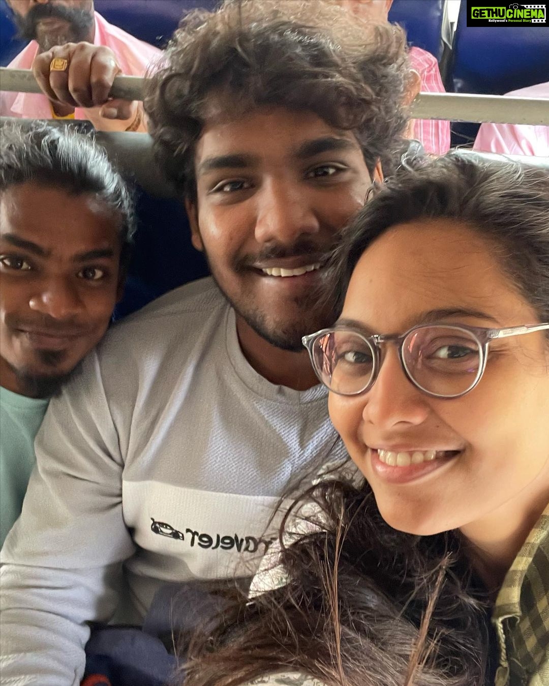 Pavithra Janani Instagram - #unplannedtrip #lastminutetrip Chennai to Madurai - private bus (nit 12clk) Madurai bus stop to Krishnan Kovil - townbus Krishnan Kovil to sethunaranayapuram - tipper lorry 🚛 😍 Sethunarayapuram to sathuragiri - shareauto Thank u for tolerating my tortures and being there for me always 😍😩😭@udhayakumar_u_k 🧿 Thank u @jack_mj7 so much fun with u thambi 🫰🏻 #anmegapayanam #memorabletrip😍 #swipeleft⬅️