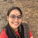 Pavithra Janani Instagram - Finally year end annmega payanam2022 With @tharsika_tharshi🫶🏻pc @barath_blze 😜 #kollihills⛰️ #agayagangaiwaterfalls #ettukai_amman_kovil #maasiperiyasaamitemple #trekking #onedaytrip #awesomeplaces #2022goals #travelawesome #blessed❤️ #thanksforeverything2022