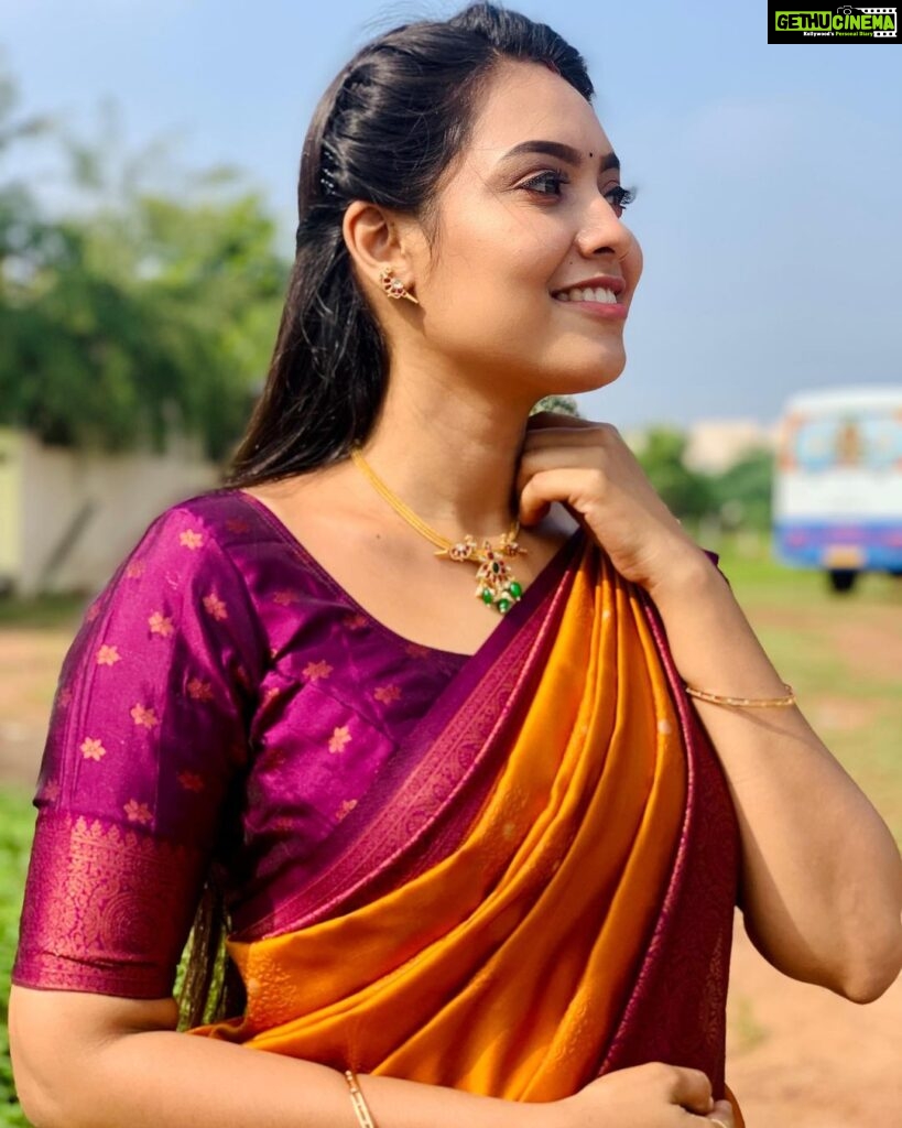 Pavithra Janani Instagram - Beautiful n pretties sarees @dsrsarees Accessories @made_for_hers #abhi #thendralvanthuennaithodum #swipeleft👈