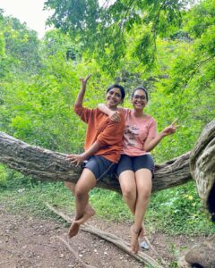 Pavithra Janani Instagram - Unplanned trips r the best ☺️❤️🧿

@tharsika_tharshi @barath_blze @deepakjithu @rbpixels_80d 
thanks for taking care of me guys 😉❤️

#parvathamalai🕉️🔱🐚 #divinevibes🔱 #tenthouse⛺ #yelagiridiaries #onspotshopping #roadsidefood #lovetotravel❤️ #bheemafalls #bestexperiences #positivevibesonly✨