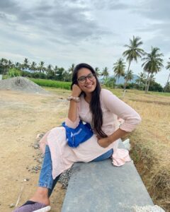 Pavithra Janani Instagram - Unplanned trips r the best ☺️❤️🧿

@tharsika_tharshi @barath_blze @deepakjithu @rbpixels_80d 
thanks for taking care of me guys 😉❤️

#parvathamalai🕉️🔱🐚 #divinevibes🔱 #tenthouse⛺ #yelagiridiaries #onspotshopping #roadsidefood #lovetotravel❤️ #bheemafalls #bestexperiences #positivevibesonly✨