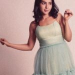 Pavithra Lakshmi Instagram - Vintage wanderer 🧚🫰 Ft @pavithralakshmioffl Styled by @indu_ig Makeup @deepz_beautyjourney Hairstylist @hair_by_aiswaryaraj Shot by @dxgphotographer Outfit @yaradesigners Edit @vigneshkumar.rb
