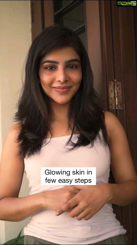 Pavithra Lakshmi Instagram - Easy steps to follow for glowing skin ✨ - Keep drinking water at regular intervals to ensure your body is well hydrated - Mediation has various benefits and doing it everyday for 10-15 minutes can have really good results - Sticking to a Skincare regimen & taking care of your skin from Am to Pm is important. I apply @olayindia AHA Serum in the day which helps to reduce 5 year old stubborn acne marks in 4 weeks & evens skin tone. And the Retinol 24 Serum is to be used in the night as it provides overnight hydration & is beauty sleep in a bottle. - Having a balanced diet is the key. - Lastly ensure to get 8 hours of sleep everyday cause we need to be well rested. Let me know in the comments below what steps do you follow? Also get an additional 10% off on the Olay range on Nykaa by using code - OLAYOFF10 💁🏻‍♀️ #Ad #OlayAHASerum #OlayRetinol24Serum #GoneIn4Weeks #BeautySleepInABottle #AmPm #Skincare