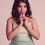 Pavithra Lakshmi Instagram - Vintage wanderer 🧚🫰 Ft @pavithralakshmioffl Styled by @indu_ig Makeup @deepz_beautyjourney Hairstylist @hair_by_aiswaryaraj Shot by @dxgphotographer Outfit @yaradesigners Edit @vigneshkumar.rb