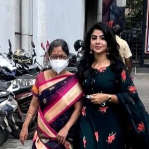 Pavithra Lakshmi Instagram - It's been 7 days. I am still trying to wrap my head around this. It's been a week since you left me papa. I still don't understand why you had to leave me so early. All that I can think now to console myself is that all those five years of struggle and pain and agony you faced will no longer be there in the place you are. You ve always been a supermom,  super woman actually. To be a single parent wasn't an an easy job but you aced it all ways. I really really wish I can see you once talk to you once eat your food once. But u left me with no choice. All I can ask for now is be by my side always please. A million thanks to everyone who stood by my side as my chosen family during this, If not for you all I don't know what I would have done. And @adithyark.music adi you were her most favourite in her last days, she always chose you over me or anyone and Thank you for making her laugh on the days I failed, thanks to you and @vigneshkumar.rb for being the sons she never had. She will forever keep blessing you both abundantly..

Extremely sorry for not responding to calls or messages, I'm still processing this entire thing. Will get back when possible
