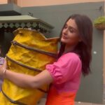 Payal Rajput Instagram - #letsbeattheheat “ I wanted to take a moment to express my gratitude to the anaconda (cute name kno) 🤪on set who saved my life from the hot climate. Hahah 😝It truly meant a lot to me. Thank you for being there when I needed you the most, and for making sure that I was able to get through the shoot safely and comfortably.”