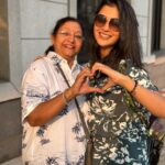 Payal Rajput Instagram – #happymothersday 🌸
Mommy jaan thanks for being my rock ,my strength & my biggest cheerleader 📣 
Cheers to the one who gave me life and loves me unconditionally 🧿
Thanks moma bear @nirmal.rajput1 🖤