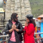 Payal Rajput Instagram - Sometimes the best adventures are the ones that are shared with your best friends … #frinedsforlife❤️ #kedharnathdarshan 🙏🏼 Har har Mahadev 🙏🏼 Kedarnath Temple