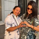 Payal Rajput Instagram – #happymothersday 🌸
Mommy jaan thanks for being my rock ,my strength & my biggest cheerleader 📣 
Cheers to the one who gave me life and loves me unconditionally 🧿
Thanks moma bear @nirmal.rajput1 🖤