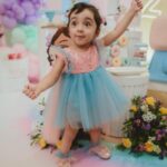 Pearle Maaney Instagram – Nila Turns 2 ❤️🥰
.
.
Decor @thegreindale 
Outfits styled by @ashna_aash_ 
Cake @whisk_n_frost 
Make up @nizanmakeovers
Face paint art @thannahs_art