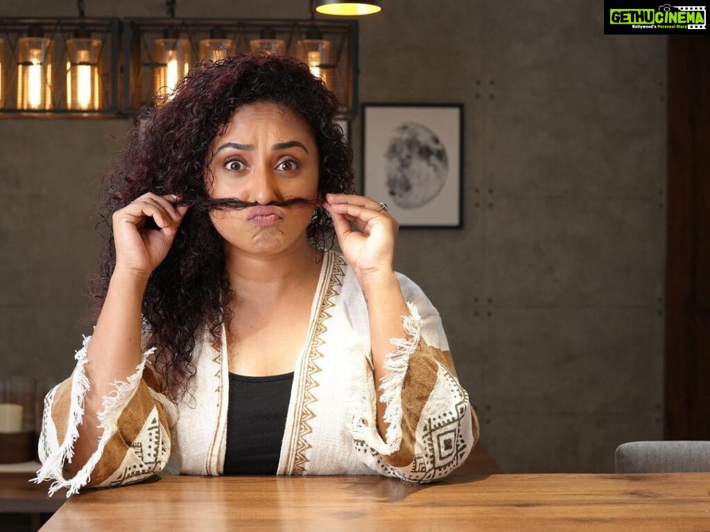 Pearle Maaney Instagram - For all my Curly haired buddies out there! This one is for You! New Video Out Now on Youtube . Lemme know your Thoughts 🥰❤️