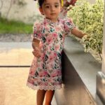 Pearle Maaney Instagram – Amma: Kallu parukki kalikkalle Nilu.
Nila : Amma Adi Kittum 😏
Amma : 😳😐🫠

Our Kutty Easter Egg 🐣 ❤️ @nila.pearlish 
Outfit 👗 : @brigette.george