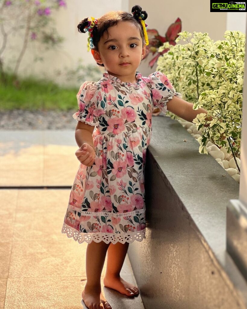 Perly Many Actress Pearle Maaney HD Instagram Photos and Wallpapers April 2023 ...