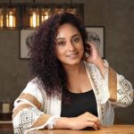 Pearle Maaney Instagram – For all my Curly haired buddies out there! This one is for You! New Video Out Now on Youtube . Lemme know your Thoughts 🥰❤️