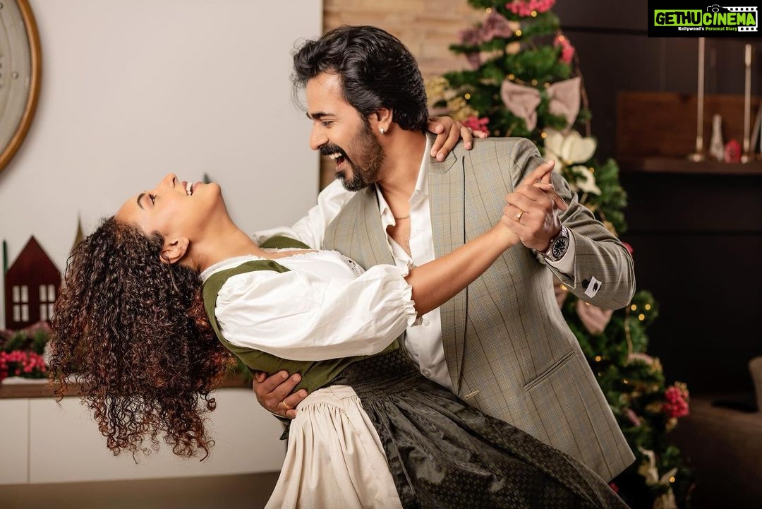Pearle Maaney Instagram - Swipe right to See Nila’s reaction to this pic 😆
