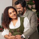 Pearle Maaney Instagram – Meet my Gift 🎁 😋 ❤️❤️
:

Click @plan.b.actions @jibinartist 
Styling @ashna_aash_ 
Wearing @men_in_q_wedding @flanour_ 
Decor @_whitewindow__