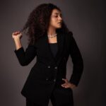 Pearle Maaney Instagram - Peace Love N Music To All . Click @plan.b.actions @jibinartist @maxxocreative Outfit @men_in_q_wedding Styling @ashna_aash_ MUA : Myself 🤓 Necklace @srinish_aravind’s Gift 🥰