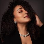 Pearle Maaney Instagram – Smile On…. As Life Goes On…
.

Click @plan.b.actions @jibinartist 
@maxxocreative 
Outfit @men_in_q_wedding 
Styling @ashna_aash_
MUA : Myself 🤓
Jewelry @srinish_aravind ‘s gift 🥰