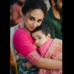 Pearle Maaney Instagram – We are watching you and we love to cuddle 😉🤓❤️ @nila.pearlish