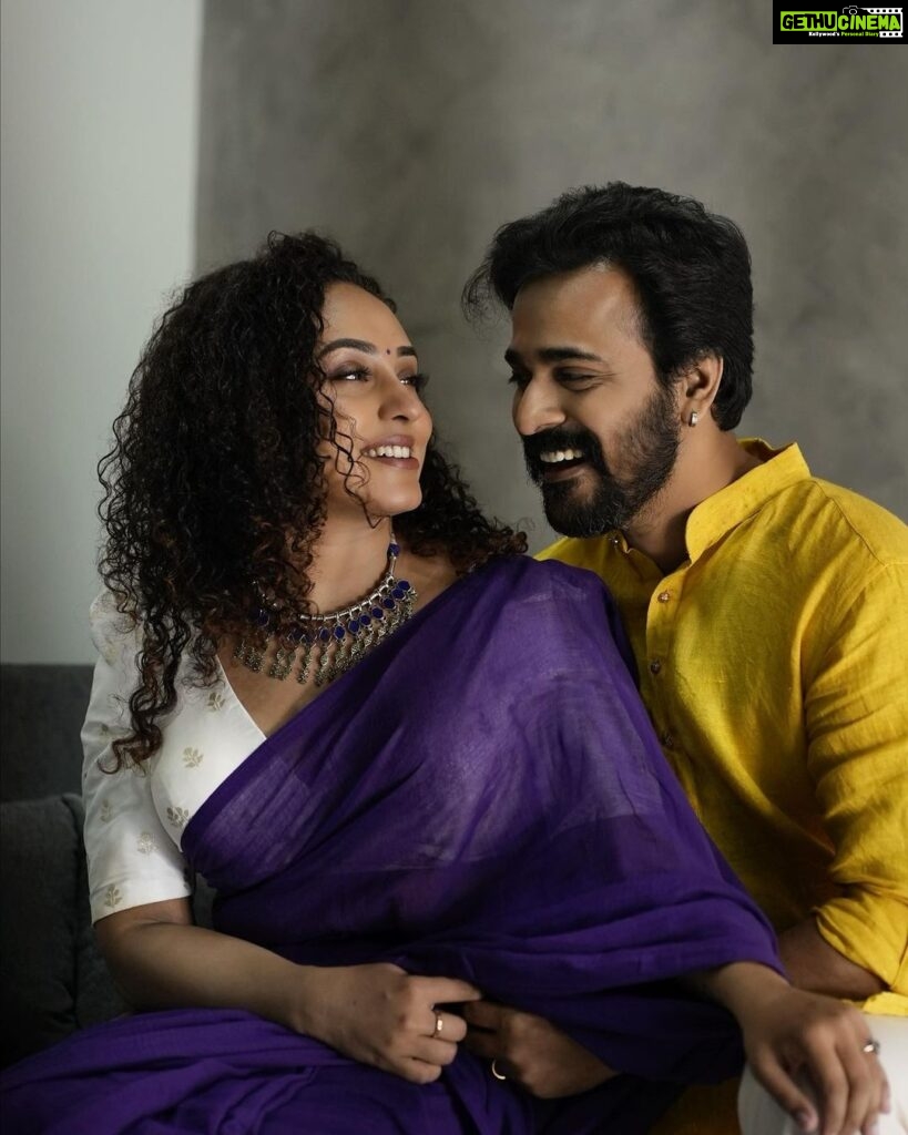 Pearle Maaney Instagram - From 100 days of love to a lifetime of Love… ❤️🧿 @srinish_aravind . Click @lightsoncreations Jewellery x Saree @saltstudio MUA @nizanmakeovers