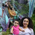 Pearle Maaney Instagram - Nila’s Avatar Moment 😋 She met the ‘Ikran Dragon’ from the Movie Avatar 😜 Singapore Vlog Day 2 Out On Youtube. Do watch and Comment 🦖🦕 . Travel Partner @fortunetours