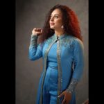 Pearle Maaney Instagram – And I’m feeling Blue 😀😋
.
Click @lightsoncreations @jiksonphotography 
Styled @ashna_aash_ 
Outfit @ladies_planet_ 
MUA @touchbysire 
.
#pearlemaaneyshow #pearleproductions