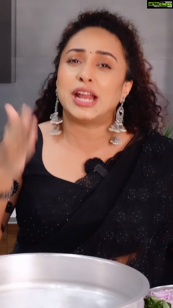 Pearle Maaney Instagram - Edi Mandi penne 😀 New Video Out Now
