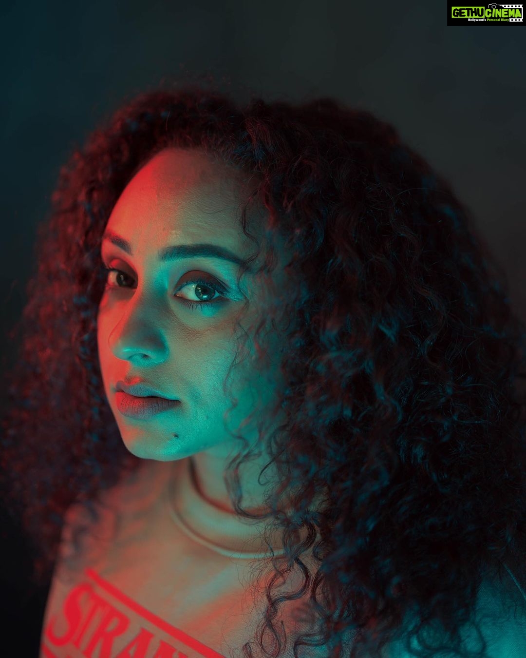 Pearle Maaney Instagram - Recently I met one of you while I was shopping at a mall… I always get excited when I meet my insta fam … we got talking and even clicked a few pics… then I’m the end she told me she had messaged me a lot on Instagram but got no reply… I felt bad… and I asked her what her id name was and she said she dint want me to read them anymore because she now uses my DM as a diary… a personal space where she shared her secrets because she believed I would probably never read it anyway…. Well.. that was a Strange Thing for me… 😃😐🤔🤫 well share your Strange story with me 🤓❤️ : Styled @ashna_aash_ Click @fah__me @pearle_productions Wearing @duckandweave.co
