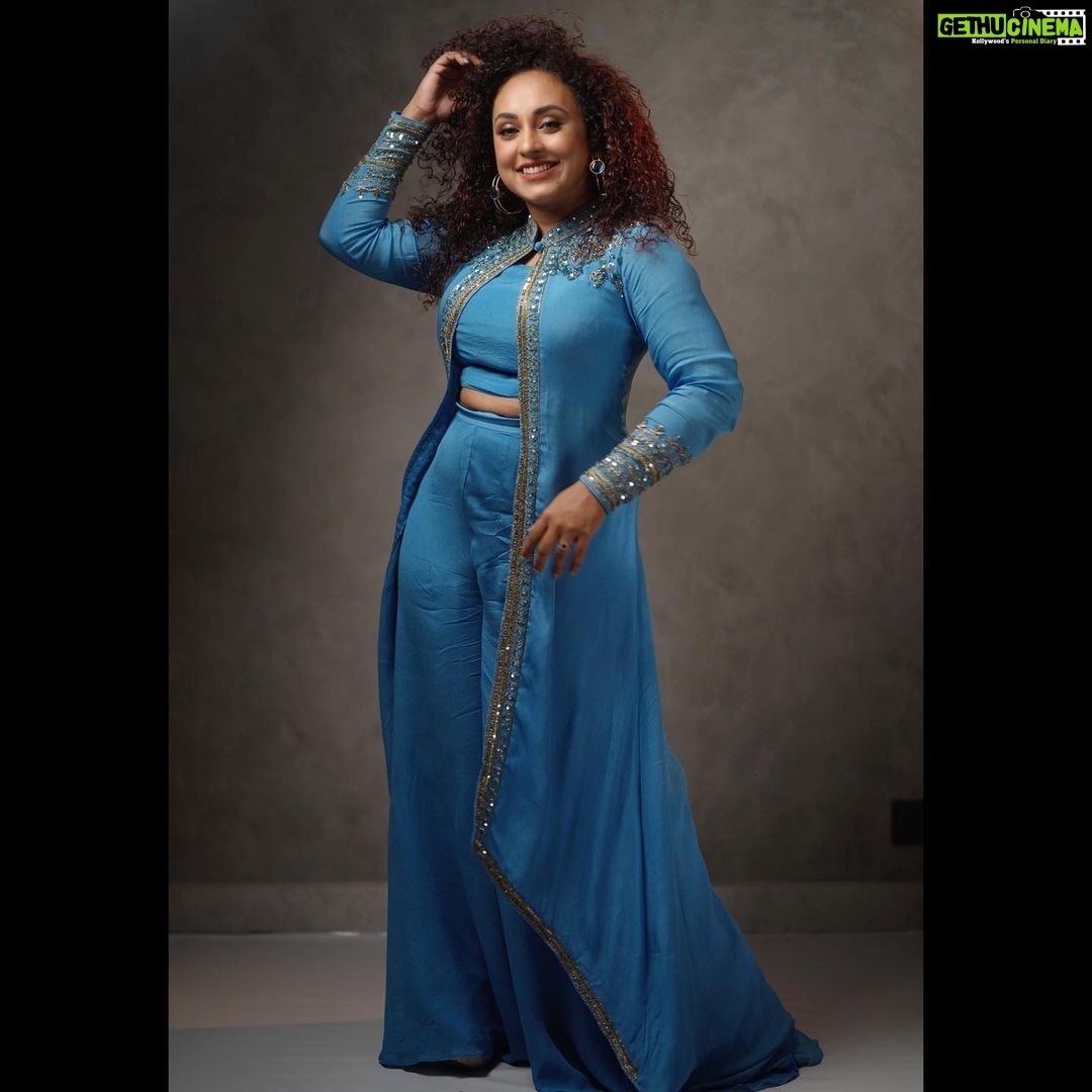 Pearle Maaney Instagram - And Iām feeling Blue šš . Click @lightsoncreations @jiksonphotography Styled @ashna_aash_ Outfit @ladies_planet_ MUA @touchbysire . #pearlemaaneyshow #pearleproductions