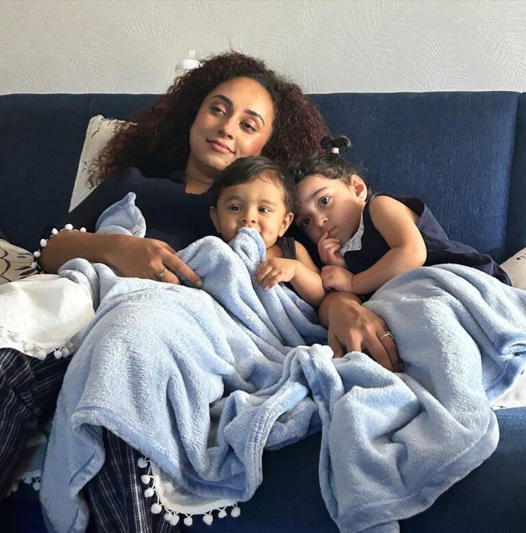 Pearle Maaney Instagram - My Cuddle Buddies… awww!!! My little hearts ❤️ : PS: if you are wondering how long this lasted… well… not for more than 30 seconds 😂