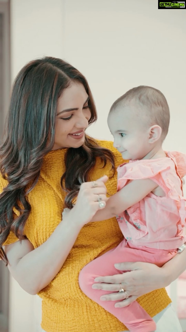 Pooja Banerjee Instagram - ๐๐ค From Blissful Sleep to Lights, Camera, Action! ๐ฅโจ Introducing the behind-the-scenes secret to my flawless mornings on set! ๐๐ As a dedicated actress and a proud mom, I know how crucial it is to have a peaceful nightโs sleep for both me and my little one. Thanks to Proease Lovingle Luxury Diapers, weโve discovered the ultimate game-changer that keeps my baby snoozing like an angel, allowing me to rise and shine on time for every shoot! ๐๐ โ๏ธ2X absorption* power โ๏ธCottony dry top sheet โ๏ธ Diaper change indicator โ๏ธ Easy throw tape *As per consumer studies and technical data generated by RSPL in 2022 You can get it from your nearest store or firstcry.com ๐bit.ly/3elJ3QN #motherhood #LovingleLuxuryDiapers #newborn #ad #lovingle #luxurydiapers #collaboration #parenthood #parenting #babydiapers #babyproducts #lovinglediapers #proease #rspl #happylovinglemom #babycare #diapers #proeaselovinglediapers. HMU BY- @makeupbyvaish