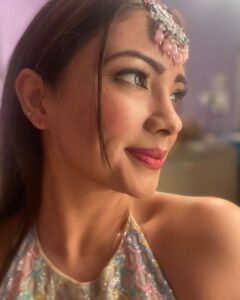 Pooja Banerjee Instagram - Few Shades of #PihuKapoor… Alas I’ll have to say ‘Till we meet again... ‘. The sassy, savage and feisty girl who made Pooja more like her… everyday waking up to being Pihu made me dance with joy… I did incorporate a lot of #PihuKapoor into Pooja…  though this journey was the most short lived one for me, I’ll have to admit I learnt a lot from this journey.. I know this is just a beginning for me for a lot of good things are coming my way…  swipe till last to get a cheers 🥂 from #PihuKapoor  #PoojaBanerjii