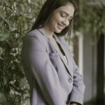 Pooja Banerjee Instagram – Suited up in @shop.dlanxa styled by @styling.your.soul  HMU BY @jhanvimehta_mua_ #PoojaBanerjii #SuitedUp #OfficeWear
