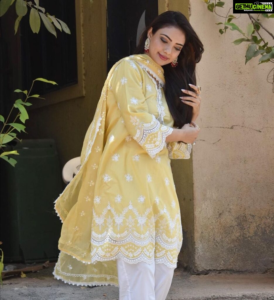 Pooja Banerjee Instagram - Eid Mubarak… outfit by @shopmulmul #PoojaBanerjii #badeacchelagtehain2 #PihuKapoor #PihuSavageKapoor #Eid #Eid2023 swipe till the end to have a look at my pretty outfit ❤️
