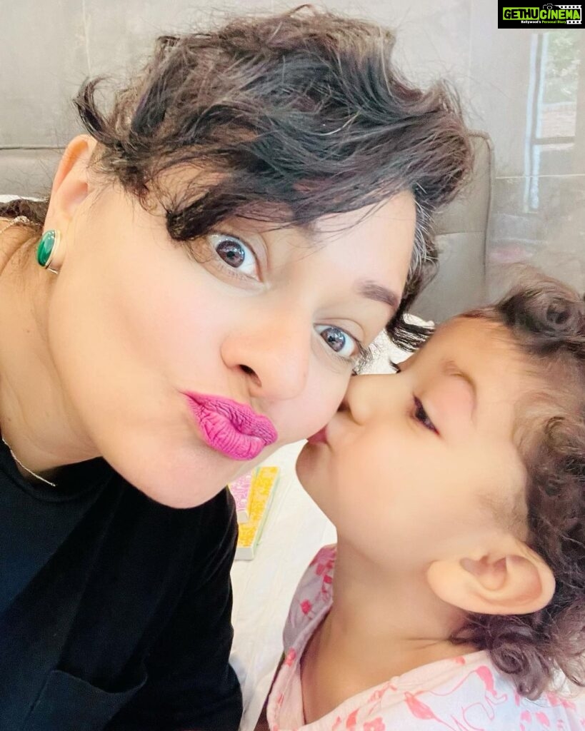 Pooja Kumar Instagram - I got the best gift ever for Mother’s Day! A kiss from my little lady. In addition to a card, flowers, and a dress! #love #daughters #lucky