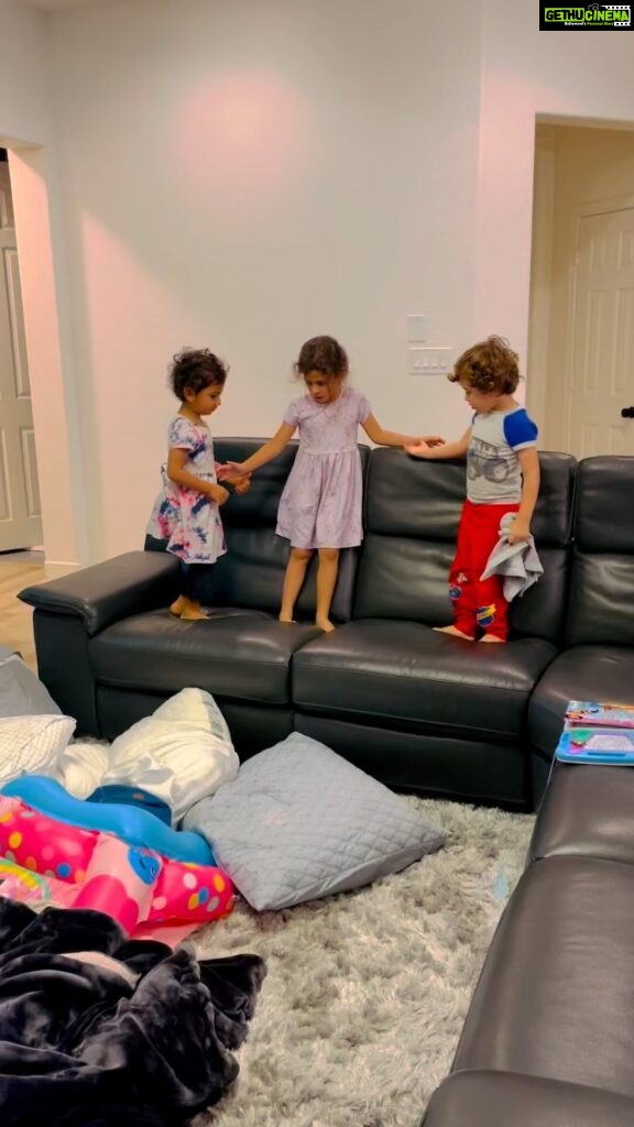 Pooja Kumar Instagram - My three little loves were with me all day today! My niece, nephew and my daughter. I think they are having a little too much fun. I won’t tell their mom and dad! 🤣 #america #india #tamil #telugu #kids #children
