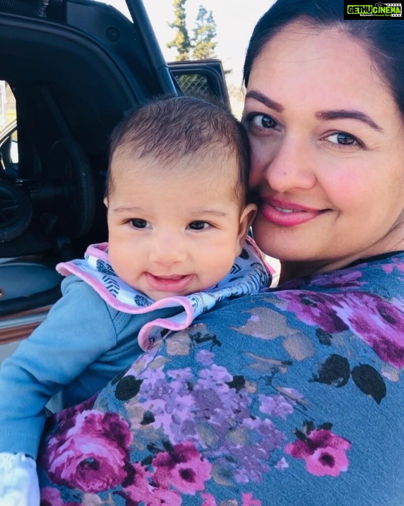 Pooja Kumar Instagram - #throwbackthursday to I can’t believe it’s been 2 years since this little lady was born. This was her first road trip as we had to isolate during Covid with her. #daughters #unconditional #babygirl #india #america #tamil #telugu