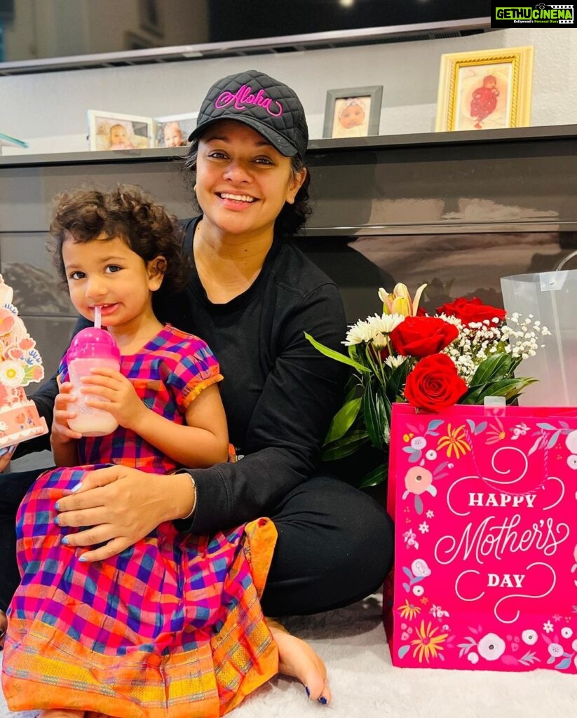 Pooja Kumar Instagram - I got the best gift ever for Mother’s Day! A kiss from my little lady. In addition to a card, flowers, and a dress! #love #daughters #lucky
