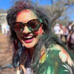 Pooja Kumar Instagram – #happyholi to all of you from us! Let the spring begin! #india #america #tamil #hindi #telugu