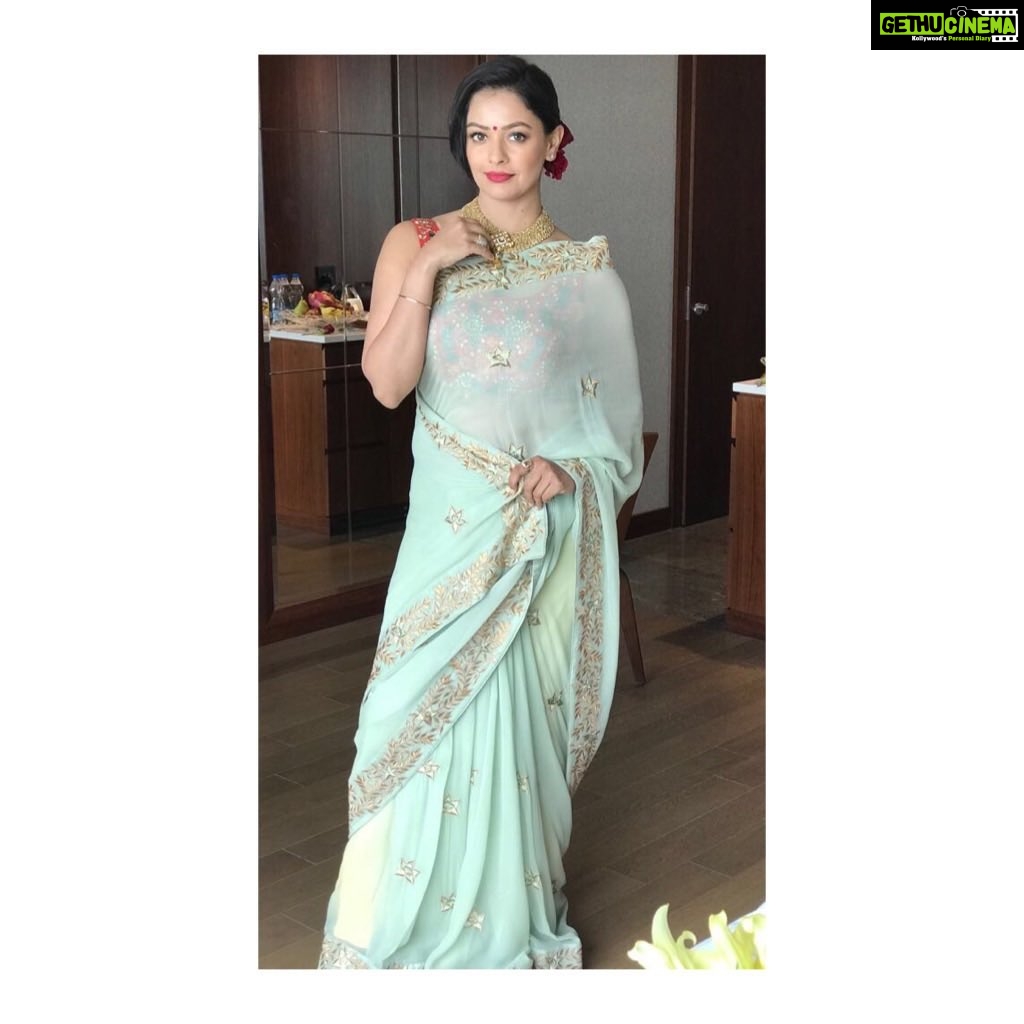 Pooja Kumar Instagram - #throwbackthursday I LOVE wearing saris! #tamil #telugu #india #america #hindi