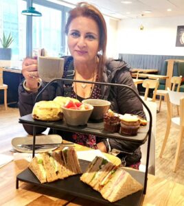 Poonam Dhillon Instagram - Have to indulge in #englishhightea . When in England . 🇬🇧 #scones & #clottedcream & #jam #sandwitches #macaroons #minicakes #tea . Have to confess could  not finish but loved the experience of indulgence 🥰❤️🇬🇧