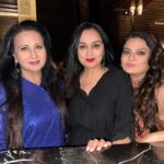 Poonam Dhillon Instagram - Thanks Dearest Alka @therealalkayagnik for such a lovely evening !! So good to meet So many friends .. specially from Music world .. whom had not met in so long . Ur Warmth, love & Friendship was evident everywhere !!! Ur dear brother @samiry19 looked after all so warmly too!! love ❤️ Love ❤️ & More Love ❤️