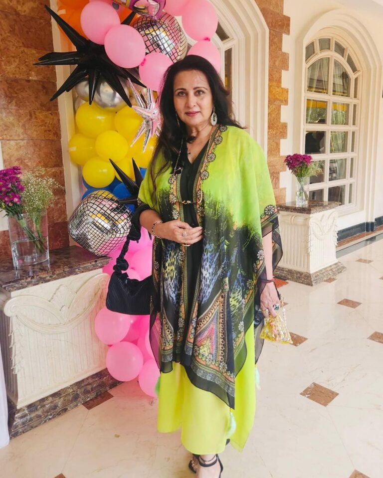 Poonam Dhillon Instagram - Keep clean & Green !!! Always feel good & get compliments in @rohitkverma outfits . This loving Talented Boy is So special to me . The love & Affection he gives is priceless ! Bless u Bachaa ❤️
