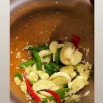 Poonam Dhillon Instagram - Thai Basil Mince chicken . Easy to cook & delicious .Do cook the chicken properly but not over cook & make dry . The Thigh Chicken is more juicy than Breast. The vegetarians can use Tofu instead of Chicken