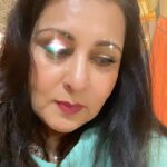 Poonam Dhillon Instagram – Music is soul food !! #lovemusic  #indianmusic #latamangeshkarsongs #sahirludhianvi  #bestlyrics #oldisgold #izzatfilmsongs