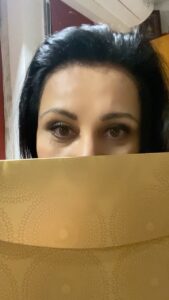Poonam Dhillon Instagram - Thicker lips ?? Noo- i thinkI am Ok with originals!!! Agree or what??? #lips #fulllips #notintoit #Likemeoriginal