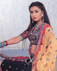 Poonam Dhillon Instagram - Happy birthday Poonam Dhillon 🎂 

"It was a big shock for my mother when I joined films. It took her at least five years to come to terms with it.  It took a while to convince her to come with me for shoots. Over a period of time, she saw the kind of attention and respect we get on the sets and realised that it was not a bad career.  Dad was very supportive. 

I was acting in films but there were certain rules at home that I had to follow. If the pack up was at 10 pm, I had to reach home by 10.30.  It was a different atmosphere then. I wouldn’t get permission for late night movies with my friends. Since I was young, my dad or mother would accompany to an outdoor shoot. But they would never be on the set as they were shyer than I was." 

Poonam Dhillon (2014)
Caption Rediff 
.
#bollywoodnostalgia #poonamdhillon #happybirthdaypoonamdhillon #poonamdhillonlovers #poonamdhillonfc #poonamdhillonfans #padminikolhapure #anitaraj #chunkypanday #anilkapoorfans